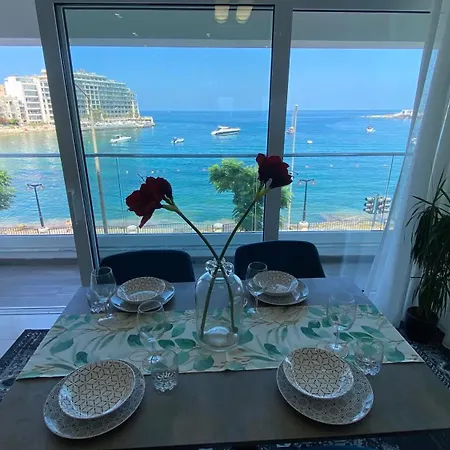 Seafront Luxury 2 Bedroom 3 Bathroom In St Julian's *