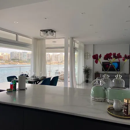 아파트 Seafront Luxury 2 Bedroom 3 Bathroom In St Julian's