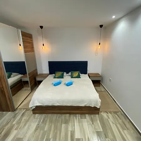 Seafront Luxury 2 Bedroom 3 Bathroom In St Julian's