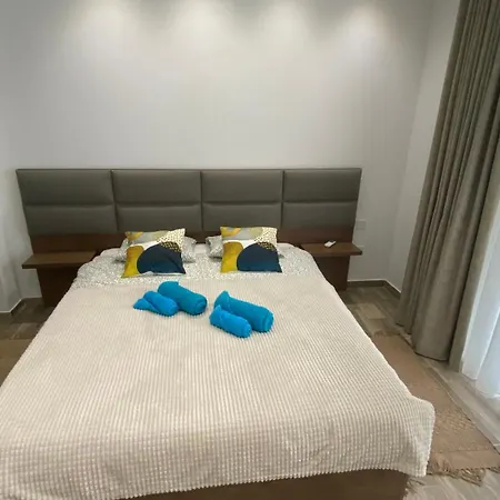 Seafront Luxury 2 Bedroom 3 Bathroom In St Julian's *