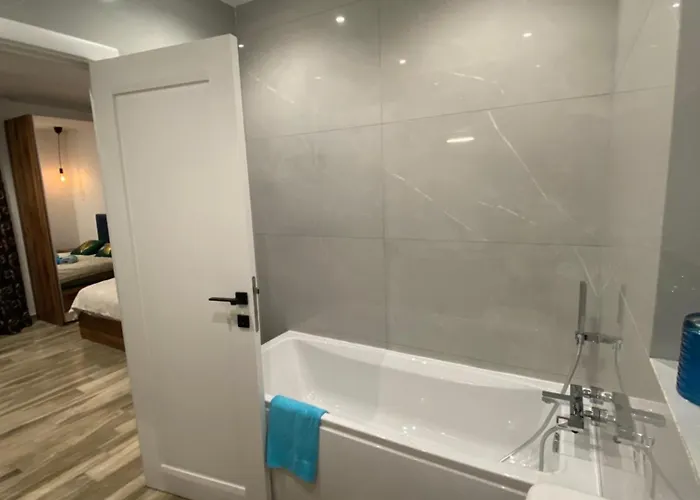 Seafront Luxury 2 Bedroom 3 Bathroom In St Julian's 아파트