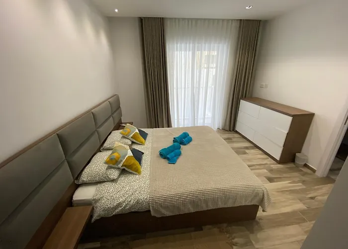 아파트 Seafront Luxury 2 Bedroom 3 Bathroom In St Julian's Saint Julian's