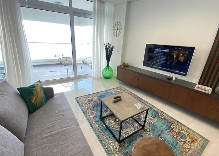 Seafront Luxury 2 Bedroom 3 Bathroom In St Julian's *