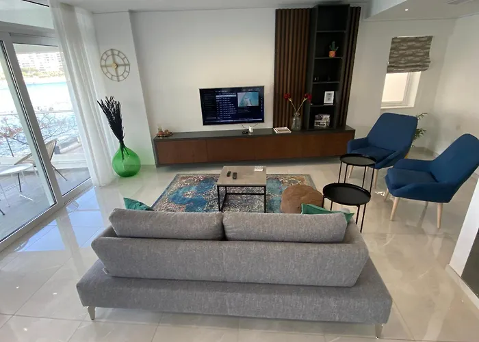 아파트 Seafront Luxury 2 Bedroom 3 Bathroom In St Julian's Saint Julian's
