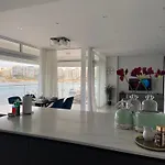 Διαμέρισμα Seafront Luxury 2 Bedroom 3 Bathroom In St Julian's