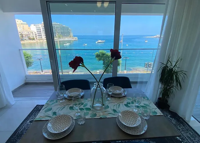 Seafront Luxury 2 Bedroom 3 Bathroom In St Julian's *