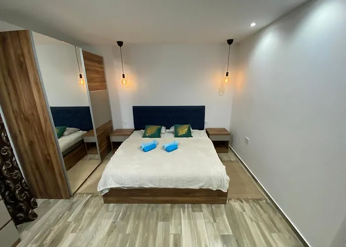 Seafront Luxury 2 Bedroom 3 Bathroom In St Julian's